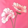 Detalle decorativo bolso shopper rosa con flores blancas